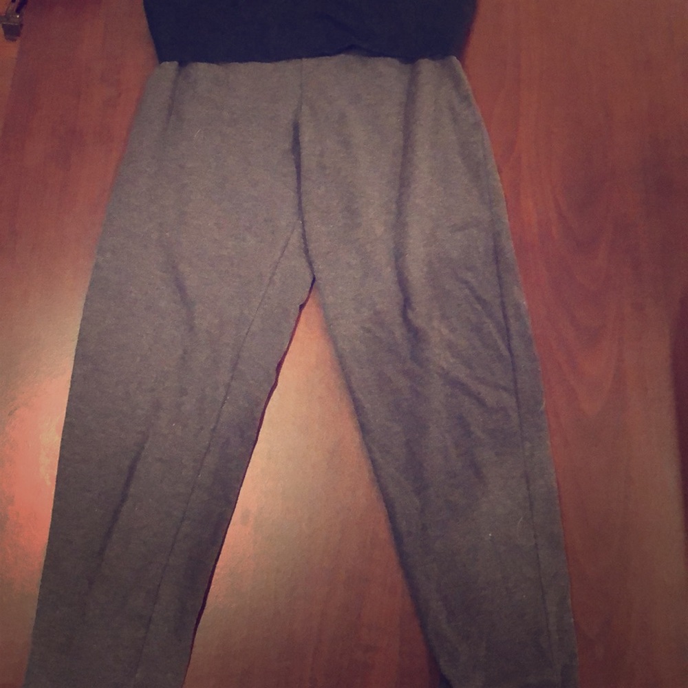 Dark gray Capri legging